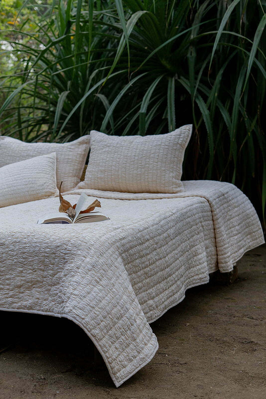 EMMA IVORY BEDSPREAD SET