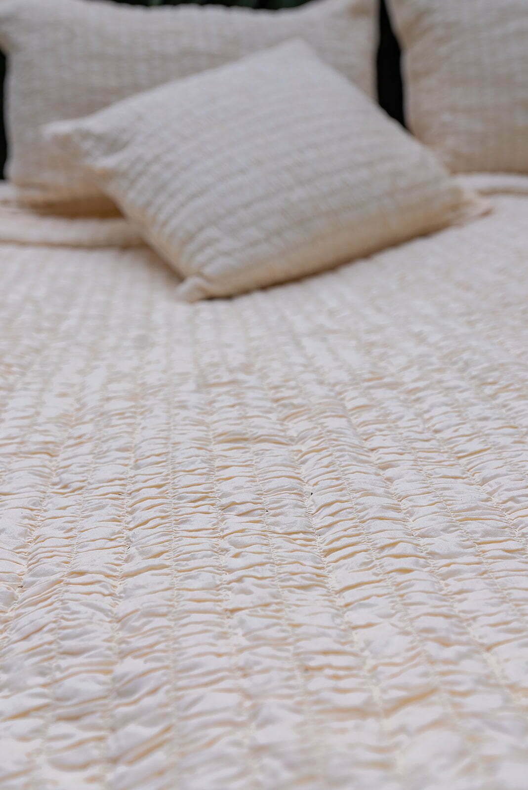 EMMA IVORY BEDSPREAD SET