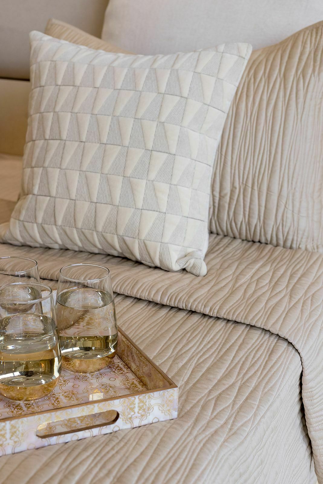 VINASE IVORY VELVET CUSHION COVER