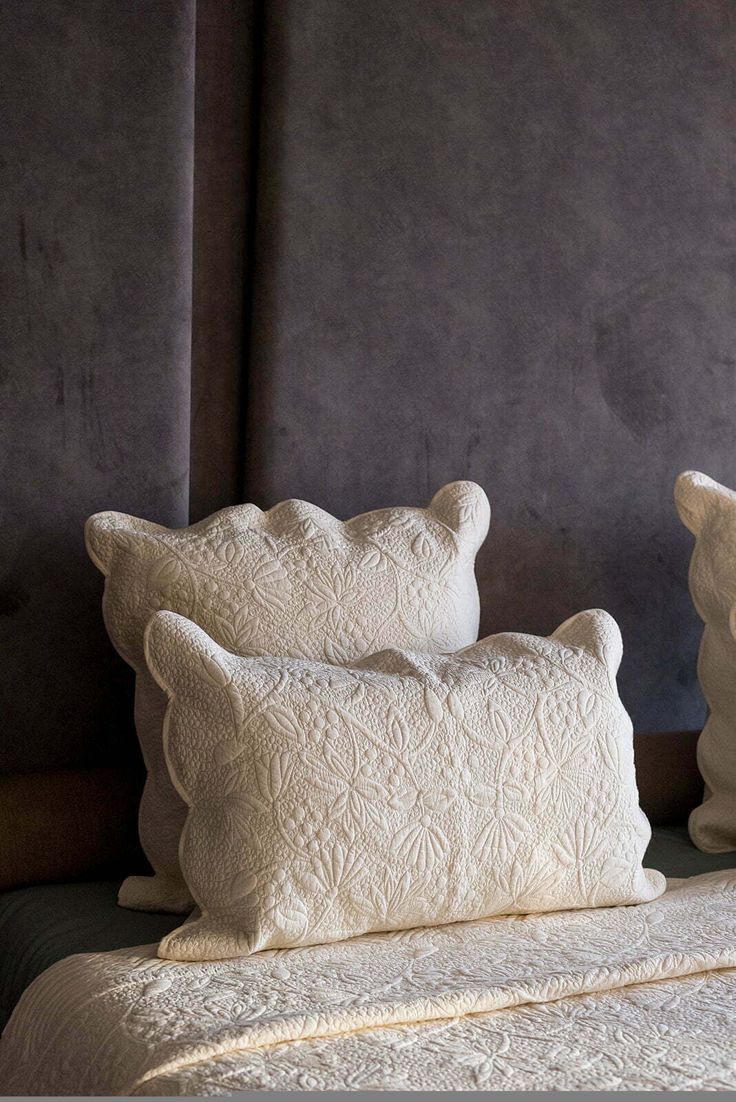 DANCING LOTUS IVORY COTTON BEDSPREAD SET