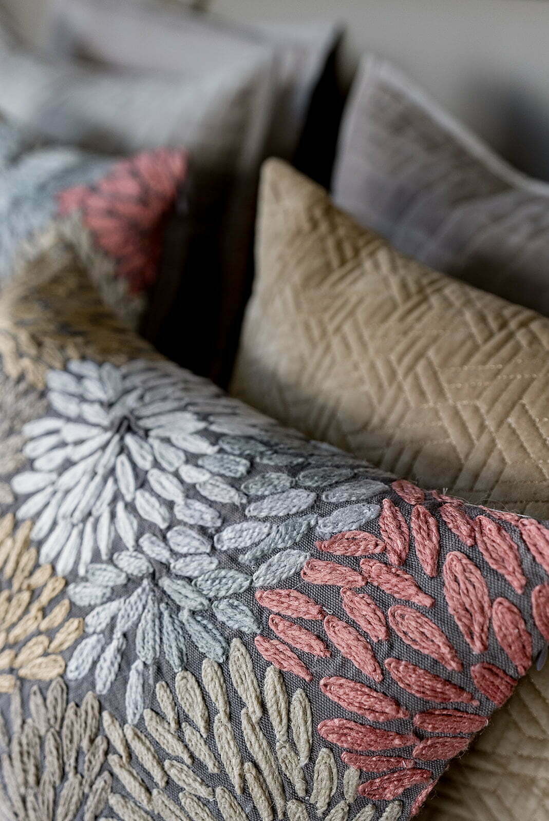 AURA EMROIDERED CUSHION COVER