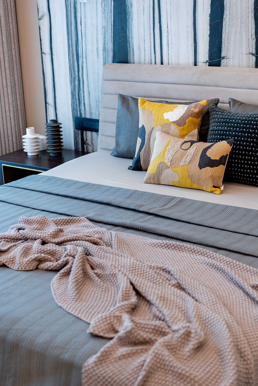 LINEA CHARCOAL GREY COTTON BEDSPREAD SET